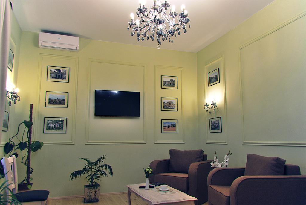 Classic Apartment On Zhukovskoho Odessa Exterior foto