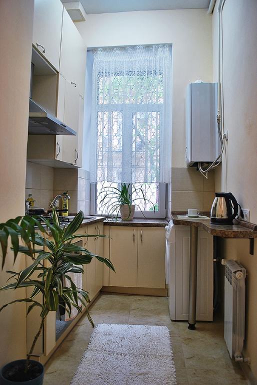 Classic Apartment On Zhukovskoho Odessa Exterior foto